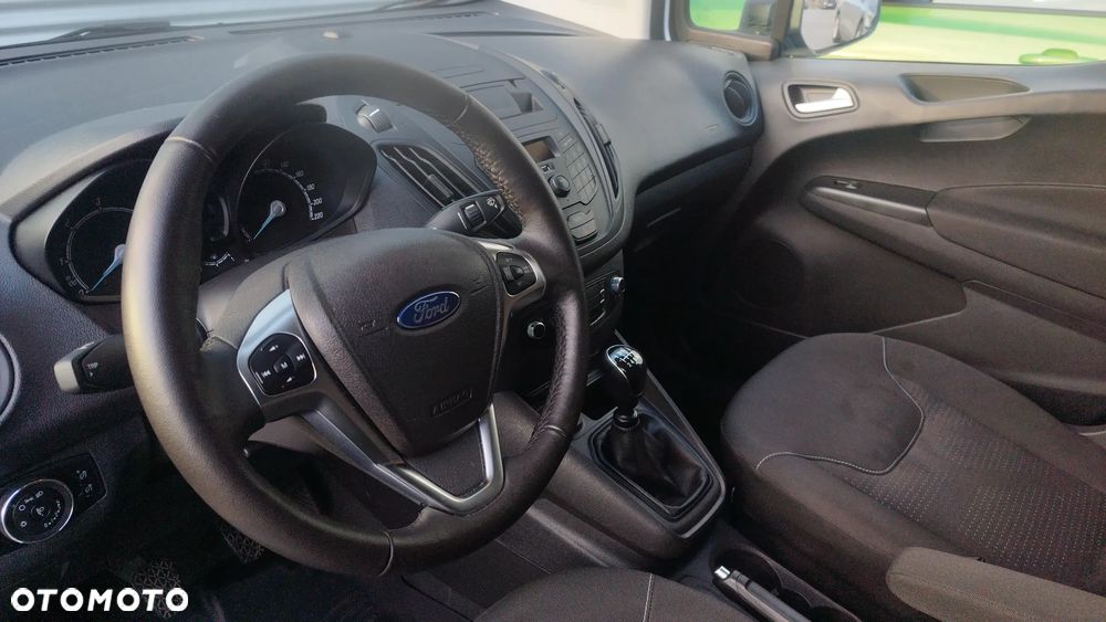 Ford Transit Courier - 9