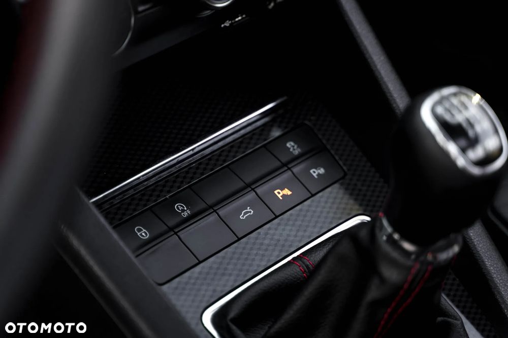 Skoda Octavia 2.0 TDI RS - 23