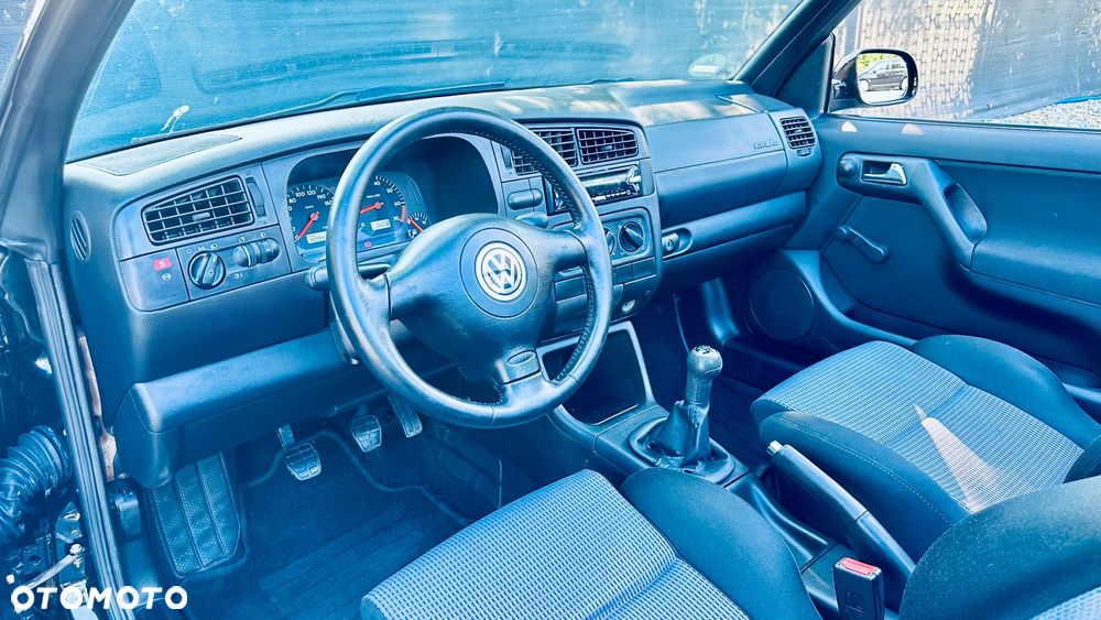 Volkswagen Golf 1.8 CL - 23