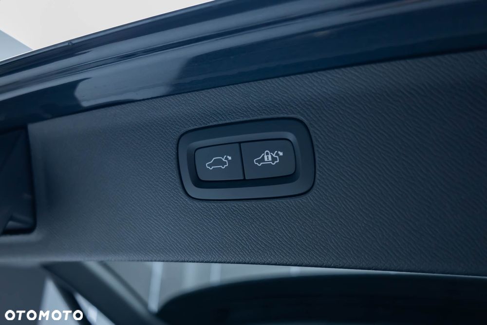 Volvo XC 90 T8 AWD Recharge Geartronic RDesign Edition - 13