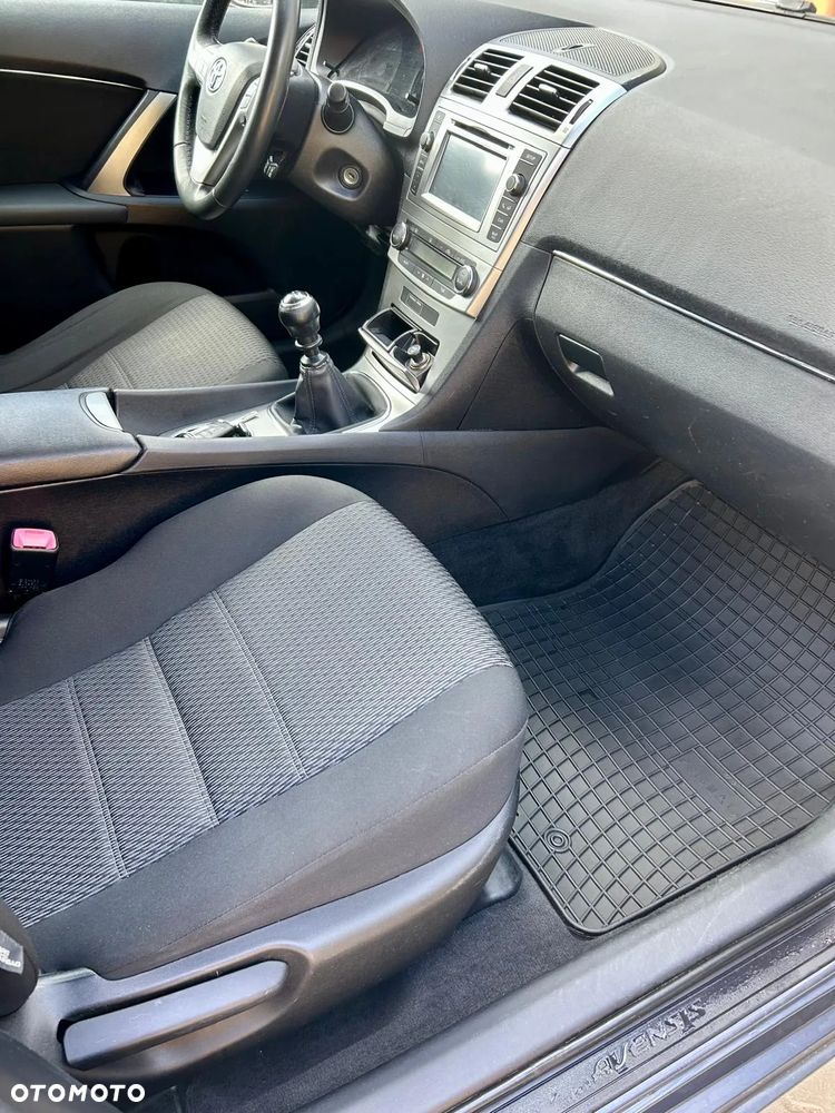 Toyota Avensis 2.0 D-4D Style - 13