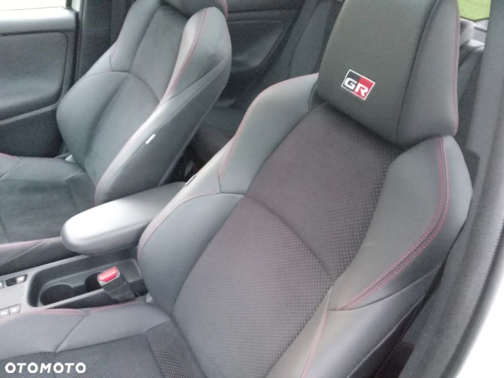 Toyota Yaris 1.5 VVT-i GR SPORT - 10
