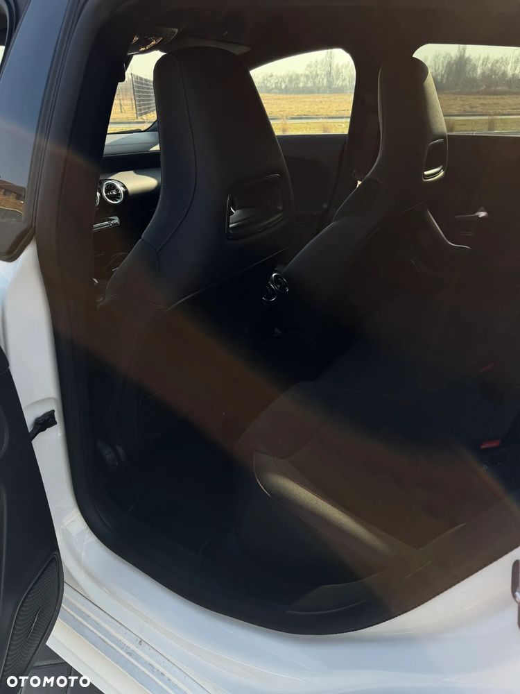 Mercedes-Benz CLA 200 mHEV AMG Line 7G-DCT - 11