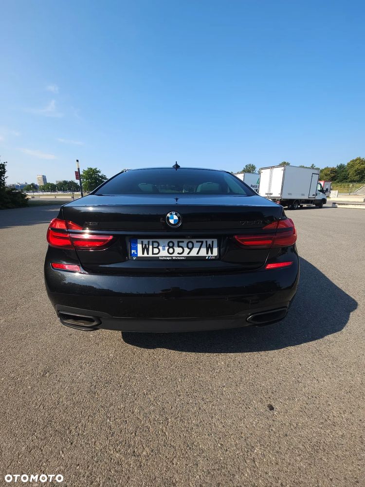 BMW Seria 7 750i xDrive - 5