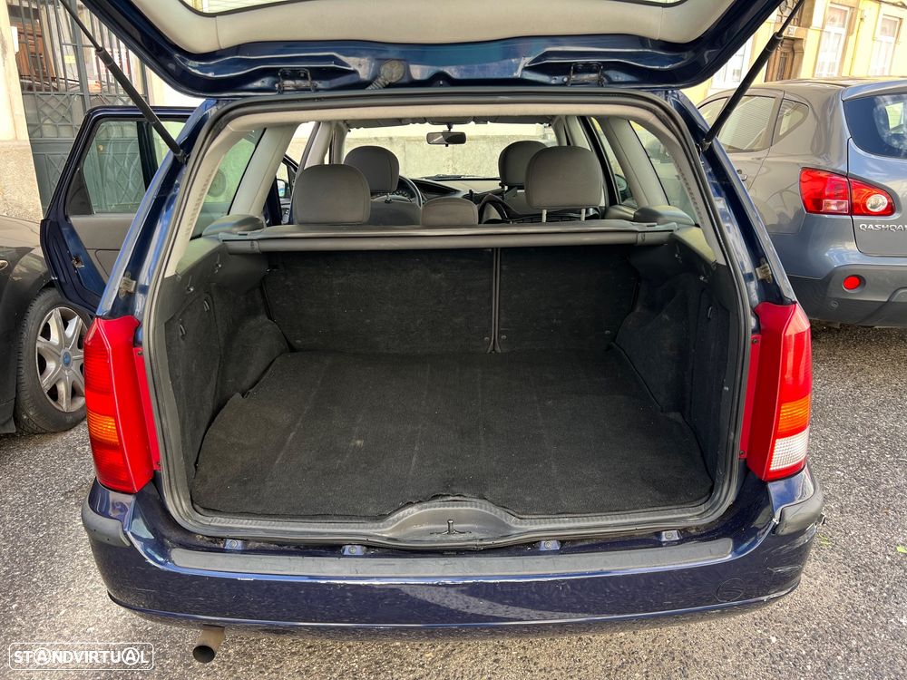 Ford Focus SW 1.4 Ambiente - 3
