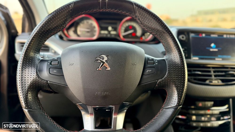 Peugeot 2008 1.2 PureTech GT Line - 19