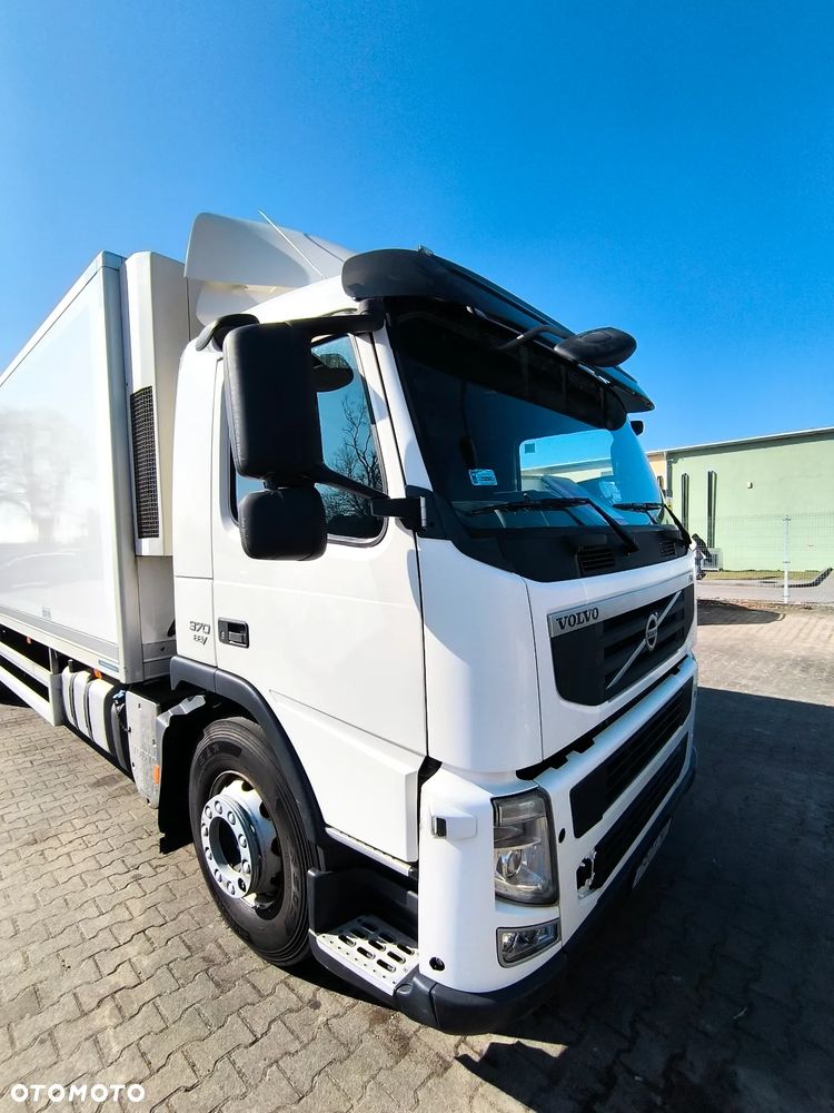 Volvo VOLVO FM 6x2 370 KM Chłodnia 23 EPAL - 2
