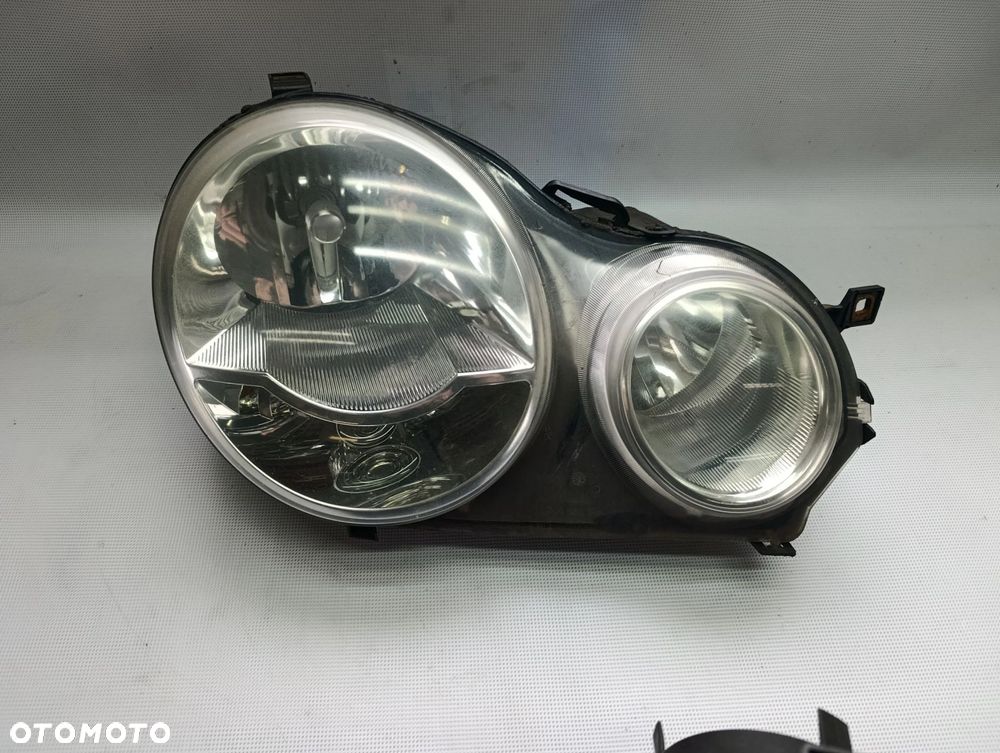Polo 9N lampa przednia przód prawa oryginał lewa Valeo stan bdb bez uszkodzeń EU Volkswagen - 4