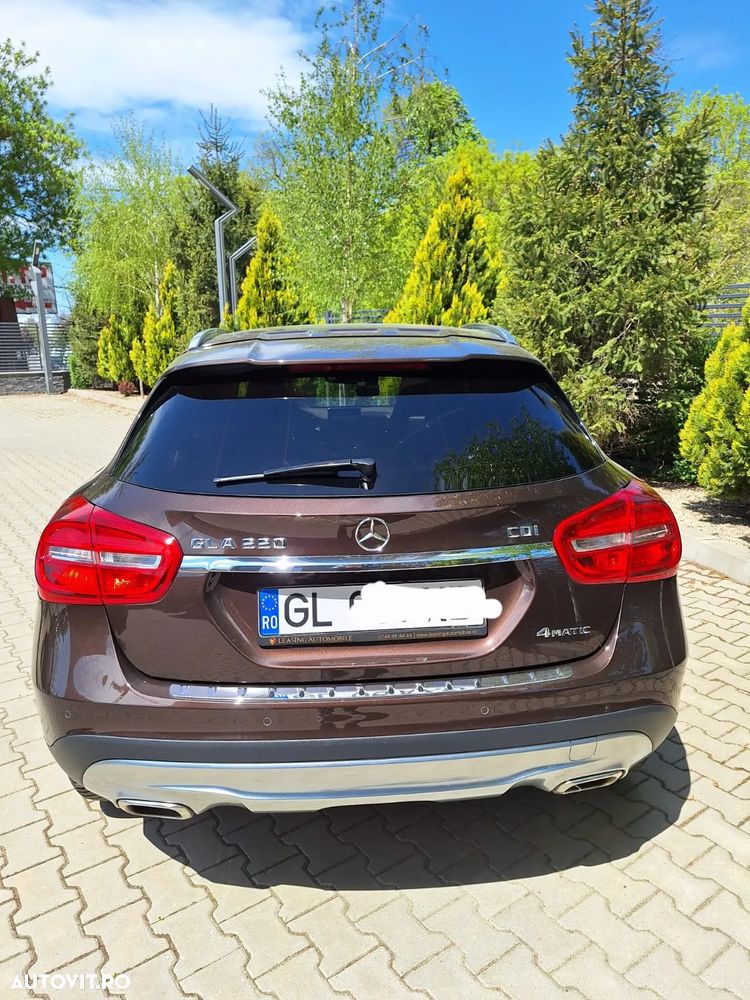 Mercedes-Benz GLA 220 CDI 4MATIC 7G-DCT - 32