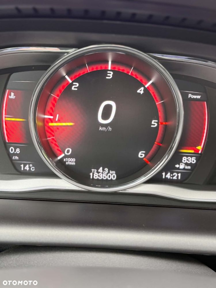 Volvo XC 60 D4 AWD Geartronic Momentum - 28