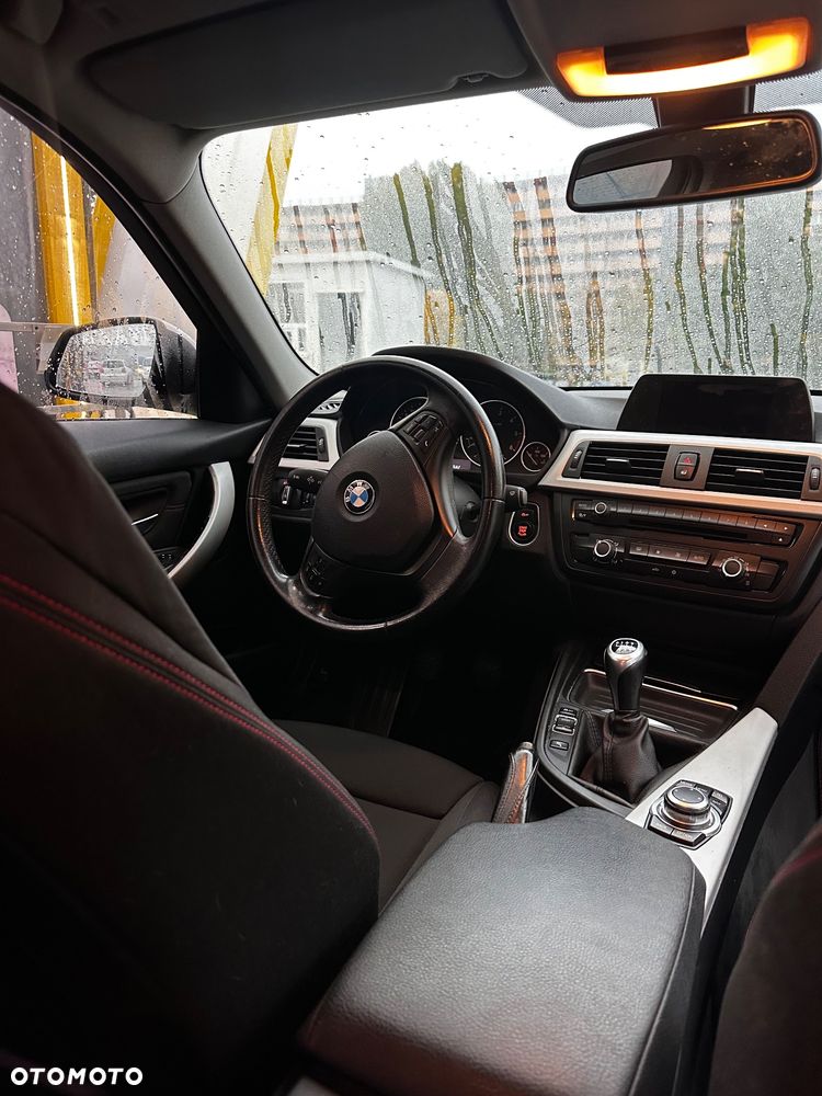 BMW Seria 3 - 33