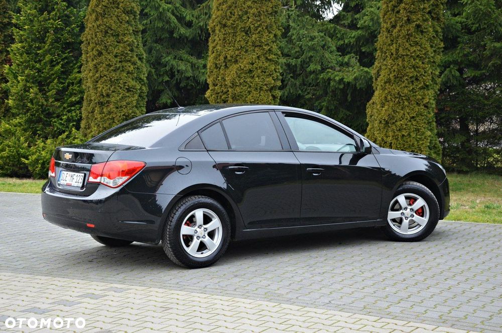 Chevrolet Cruze 1.6 LS - 24