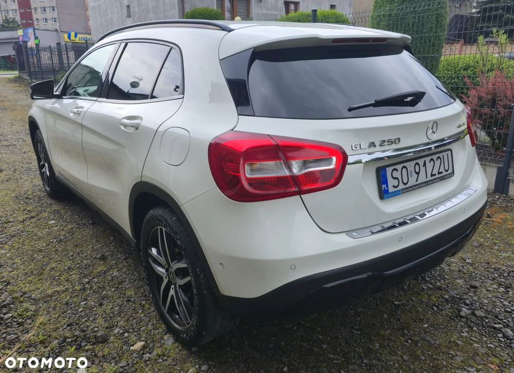 Mercedes-Benz GLA 250 4-Matic - 5