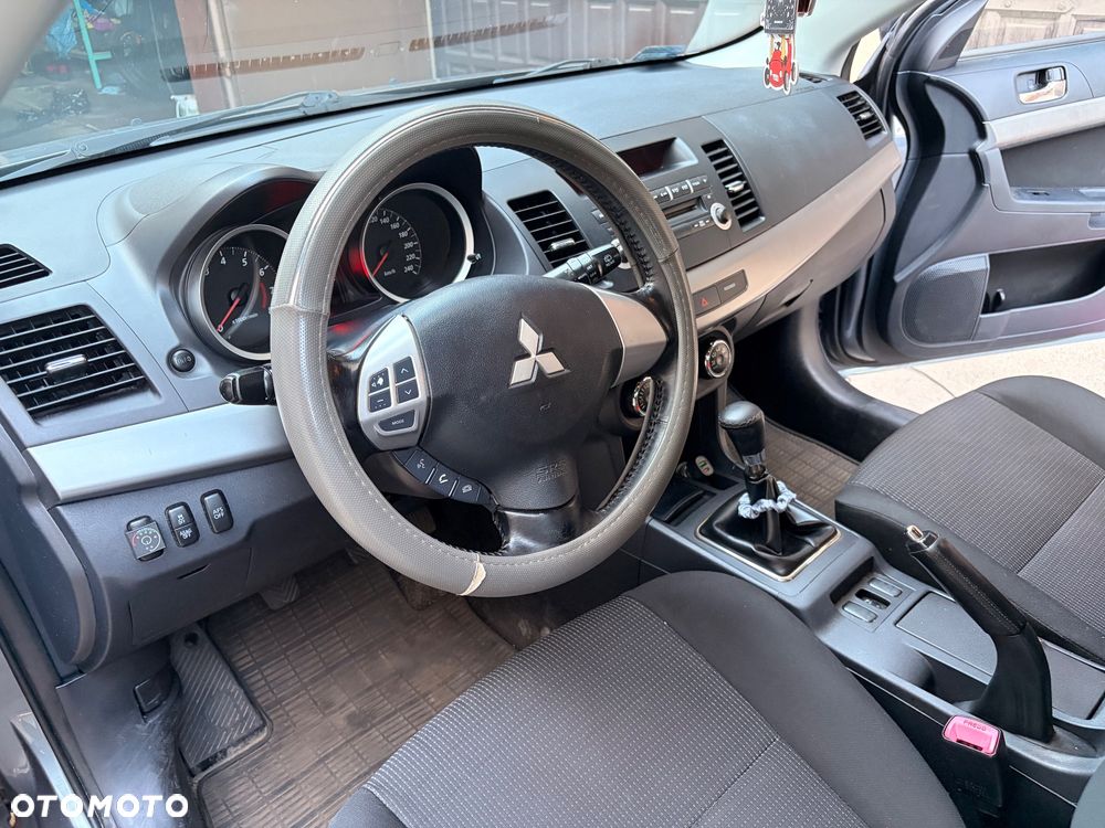 Mitsubishi Lancer 1.6 Inform - 5
