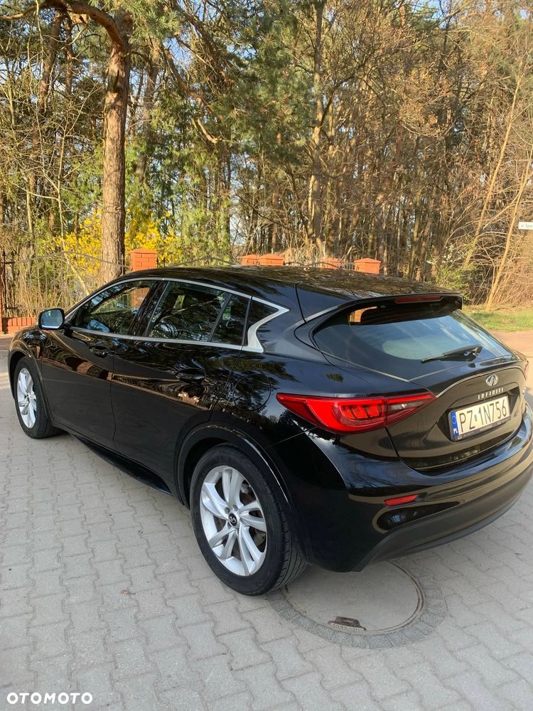 Infiniti Q30