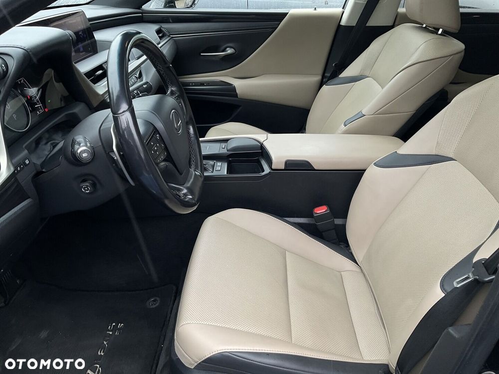 Lexus ES 300h Business Edition + - 20