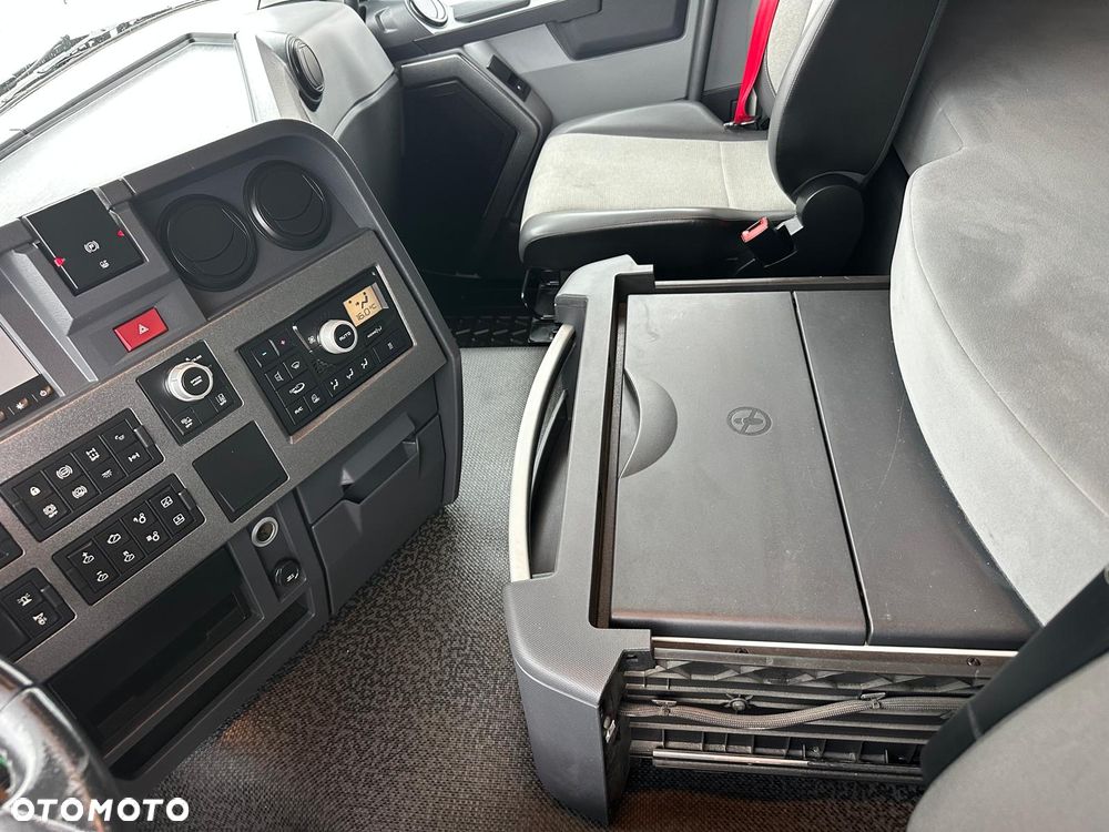 Renault T480 - 10