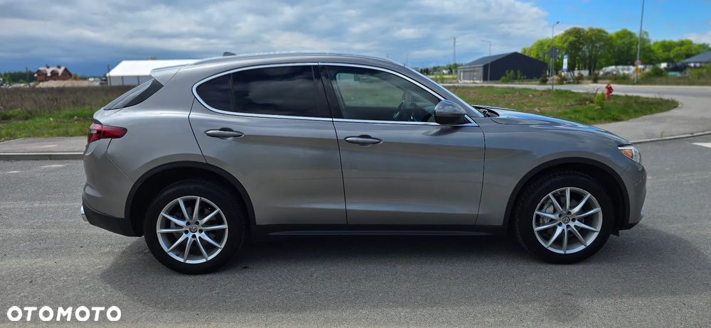 Alfa Romeo Stelvio 2.0 Turbo 16V AT8-Q4 Veloce Ti - 8