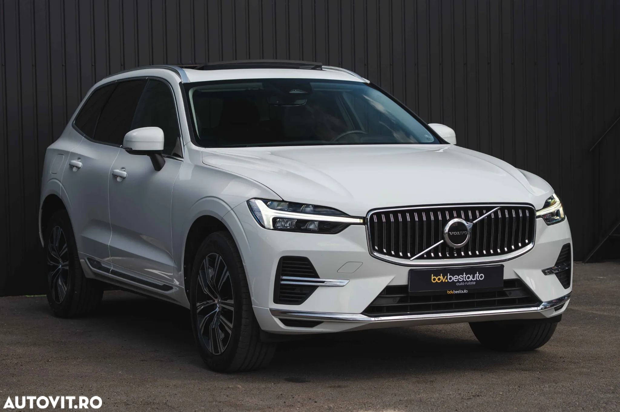 Volvo XC 60 T6 AWD Recharge Geartronic Inscription - 32