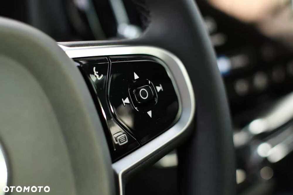 Volvo XC 60 B5 B AWD Plus Black Edition - 35