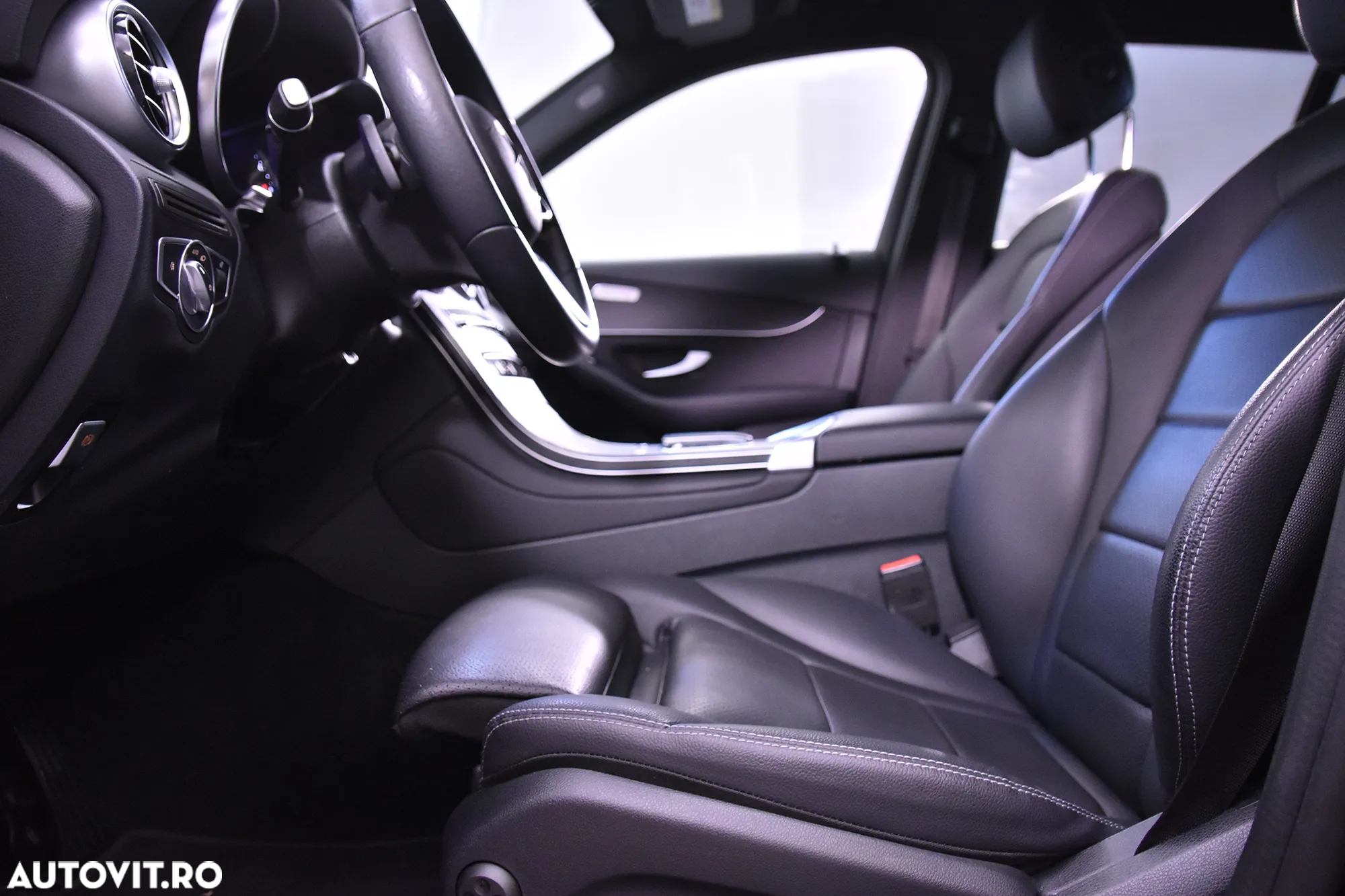 Mercedes-Benz GLC 220 d 4MATIC - 24