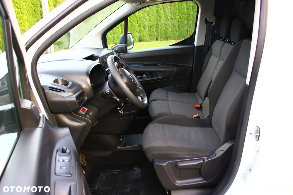 Toyota Proace City CHŁODNIA 1.5D-4D 102KM LONG L2 3 Osobowy - 21