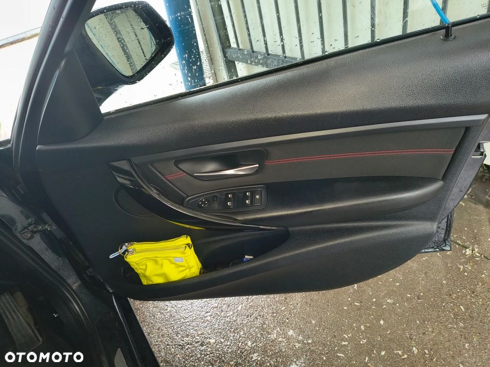 BMW Seria 3 316d Sport Line EU6 - 12