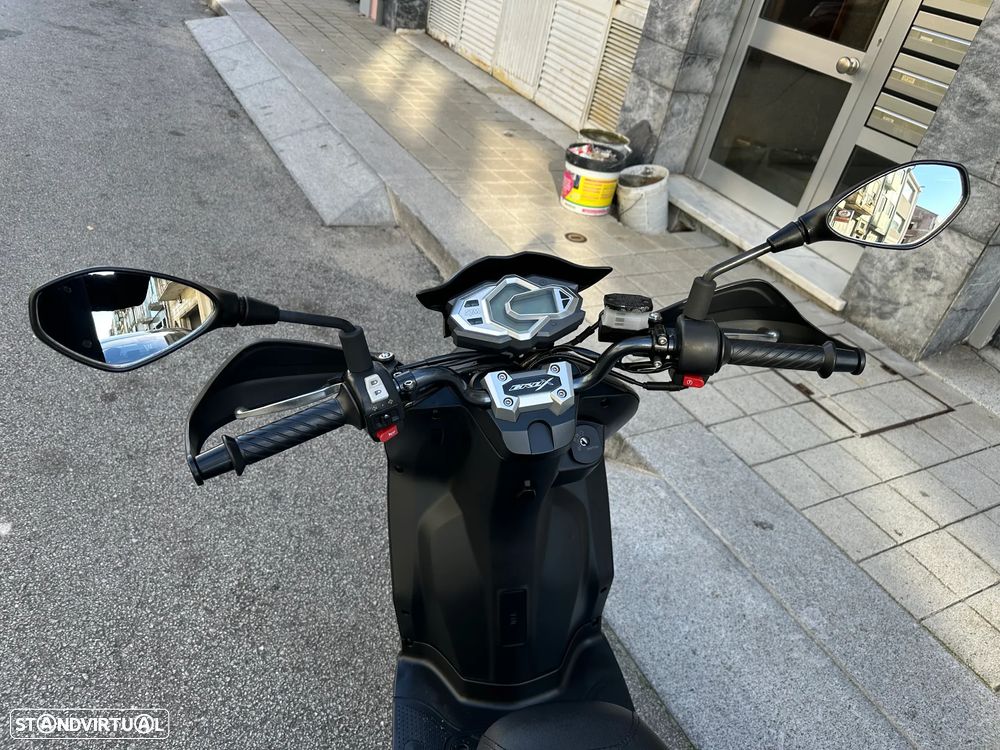 Sym Allo CROX 50 - 11