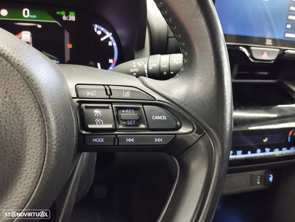 Toyota Yaris Cross 1.5 HDF Premiere Edition - 25