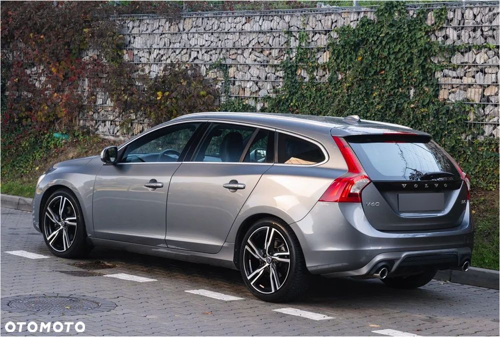 Volvo V60 D5 Geartronic RDesign - 15