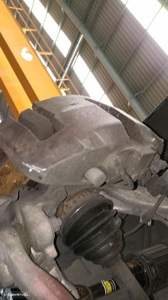 PINÇA TRAVÃO FRONTAL ESQUERDA AUDI A8 2002 - - 3