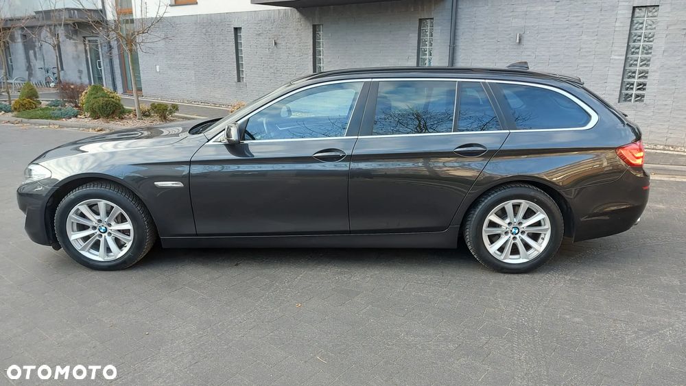 BMW Seria 5 528i Touring Sport-Aut - 11