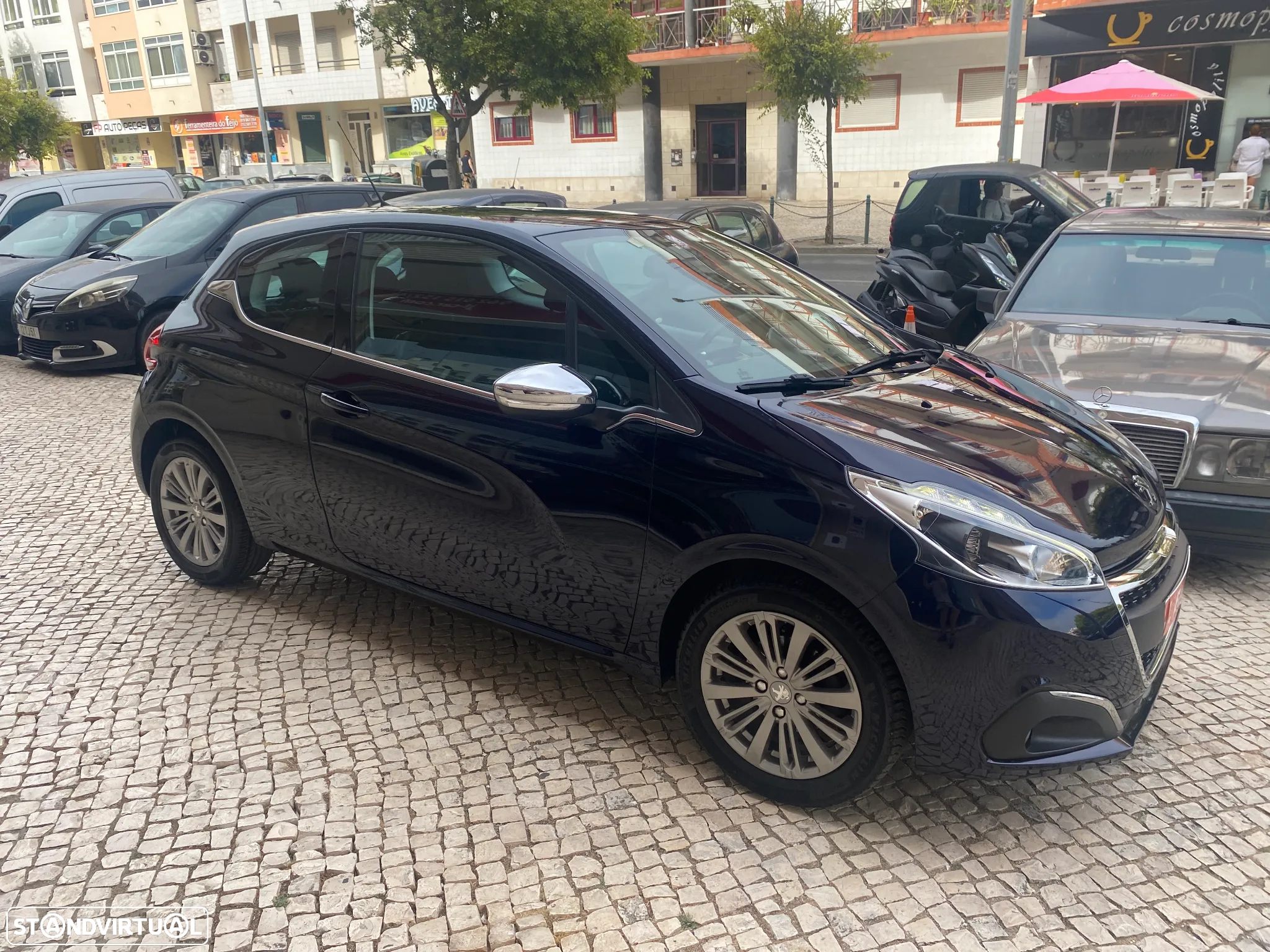 Peugeot 208 1.2 PureTech GT Line - 18