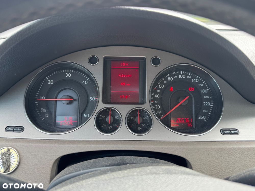 Volkswagen Passat 2.0 TDI Comfortline - 11