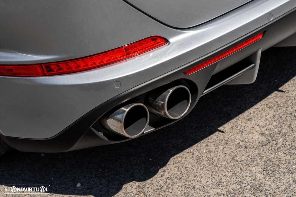 Ferrari California T - 23