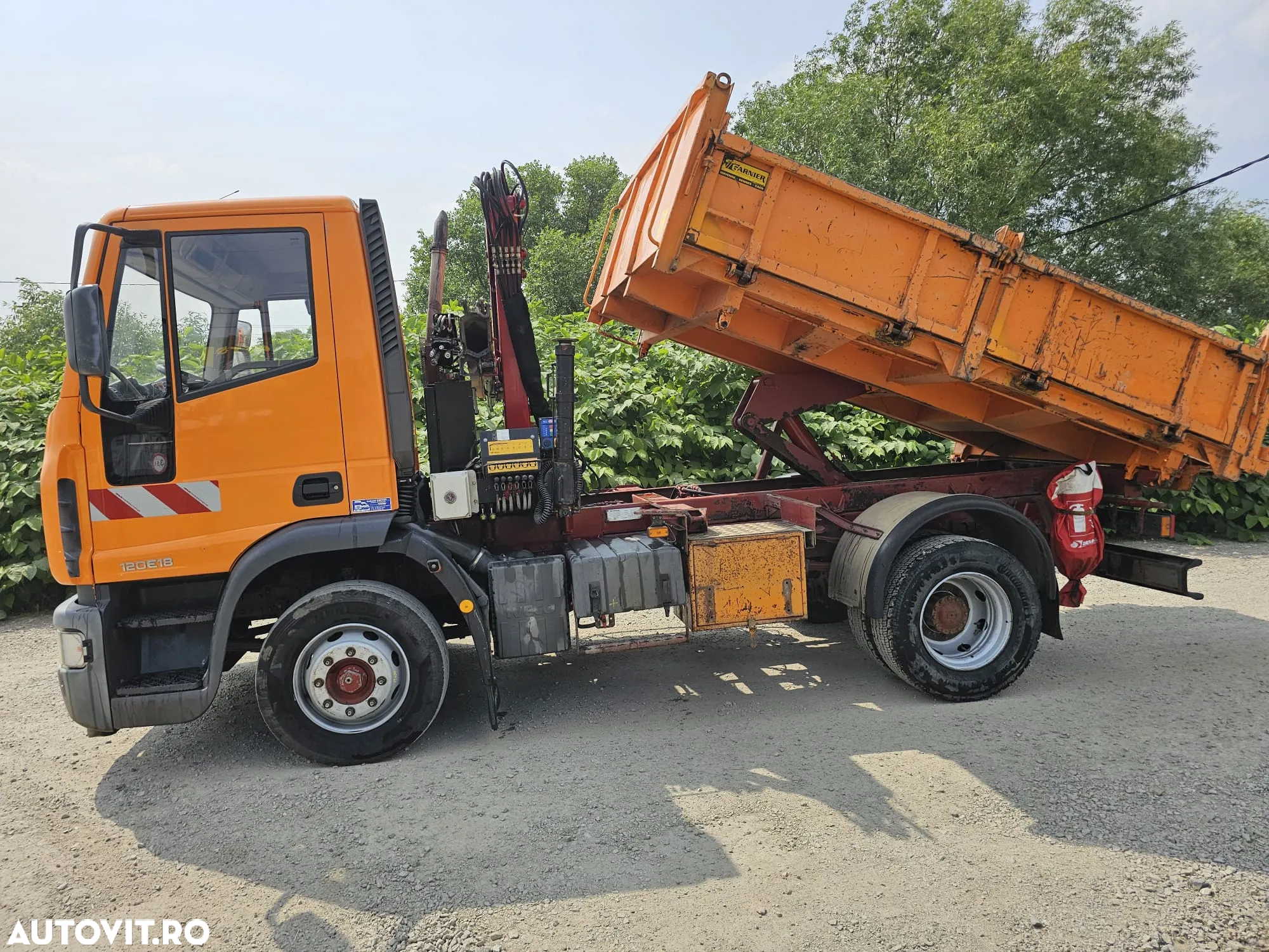 Iveco Eurocargo basculabil cu macara - 10