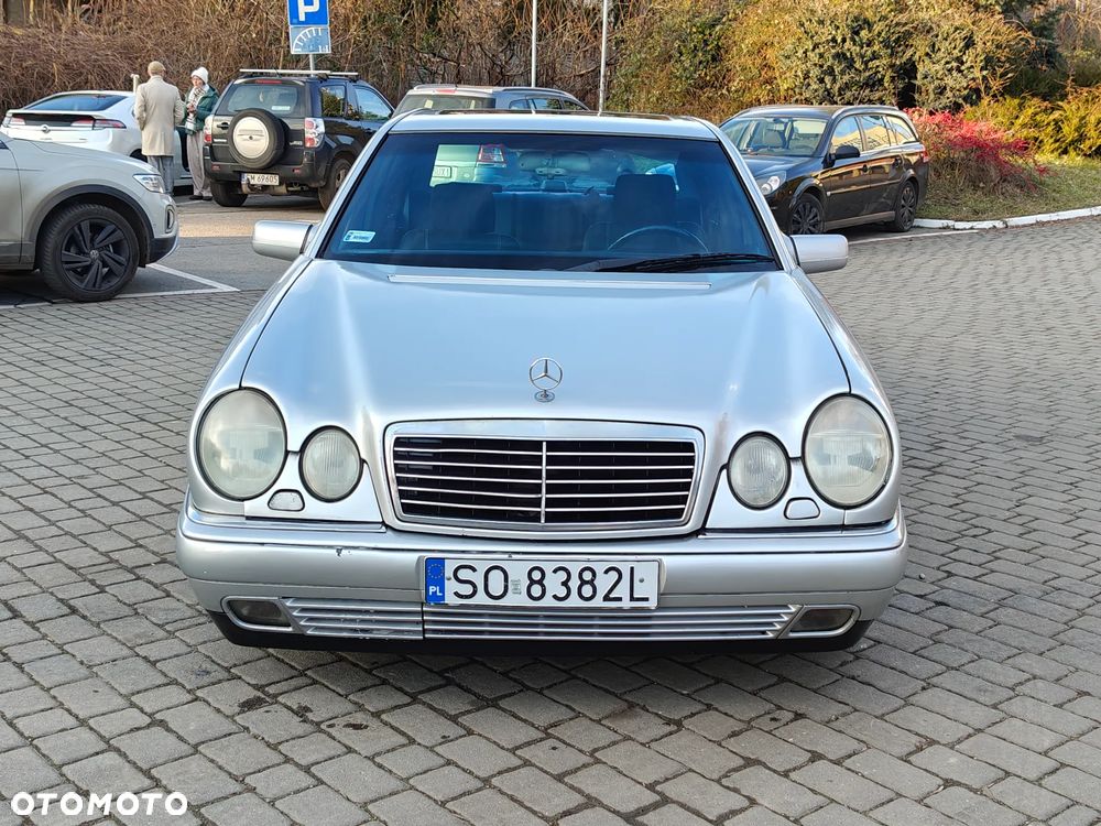 Mercedes-Benz Klasa E - 12