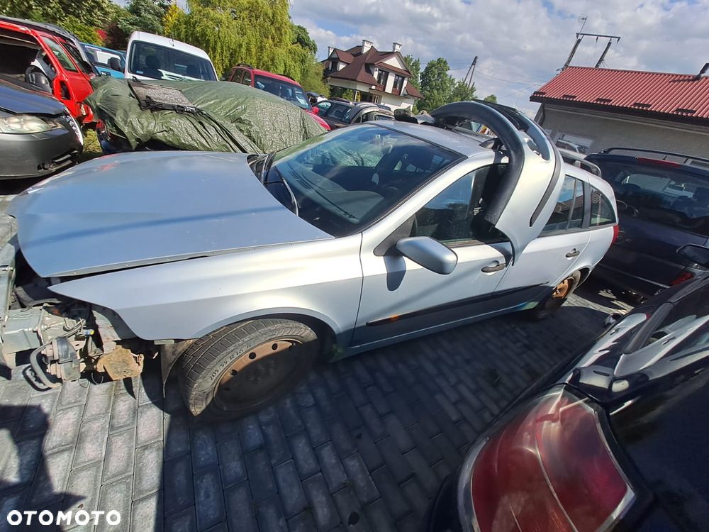 Renault Laguna II (01-05r.) 1.9 Dci 119KM. Silnik F9Q 754 Skrzynia PK6 018. Cały na części. GWARANCJA !!!  Przód Tył Zestaw Komplet Drzwi Klapa Zderzak Błotnik Maska Grill Atrapa Szyba Pas Lampa Lusterko Boczki Fotel Kanapa Kokpit Deska Rozdzielcza Przełącznik Włącznik Sterownik Przewody Wiązka Instalacja Moduł Komputer Czujnik Listwa Pompa Alternator Wtryski Głowica Rozrusznik Kompresor Sprzęgło Dwumas Silnik Skrzynia ABS Klimatyzacji Paliwa Wspomagania Kolektor Turbina Przepustnica Zawór Chłodnica Koło Hak Belka Sanki Zawieszenie Mcpherson Półoś Amortyzator Wydech Tłumik Zacisk Most - 3