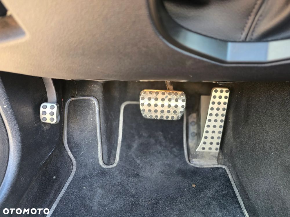 Mercedes-Benz Klasa E 350 CDI DPF BlueEFFICIENCY 7G-TRONIC Avantgarde - 35