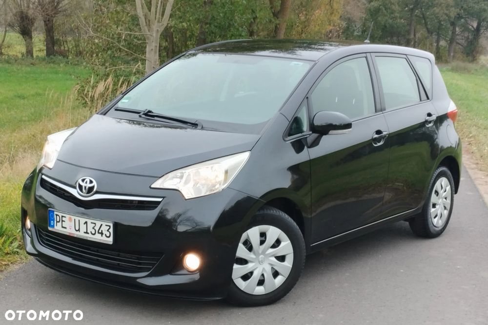 Toyota Verso-S 2012 photo 3