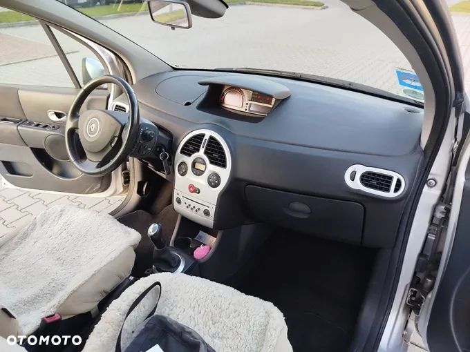 Renault Modus 1.2 16V Avantage - 9