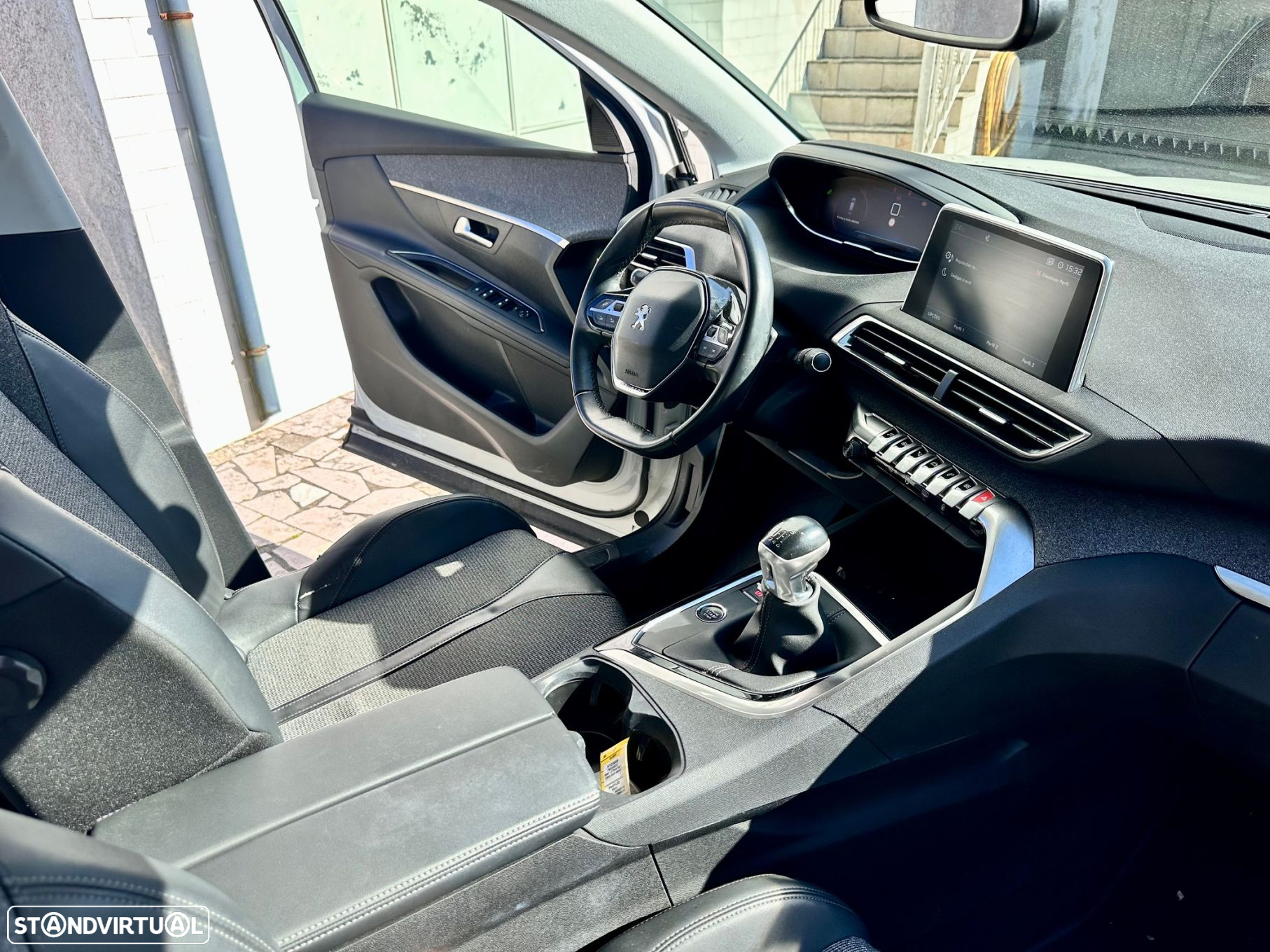 Peugeot 3008 1.2 PureTech Allure - 12