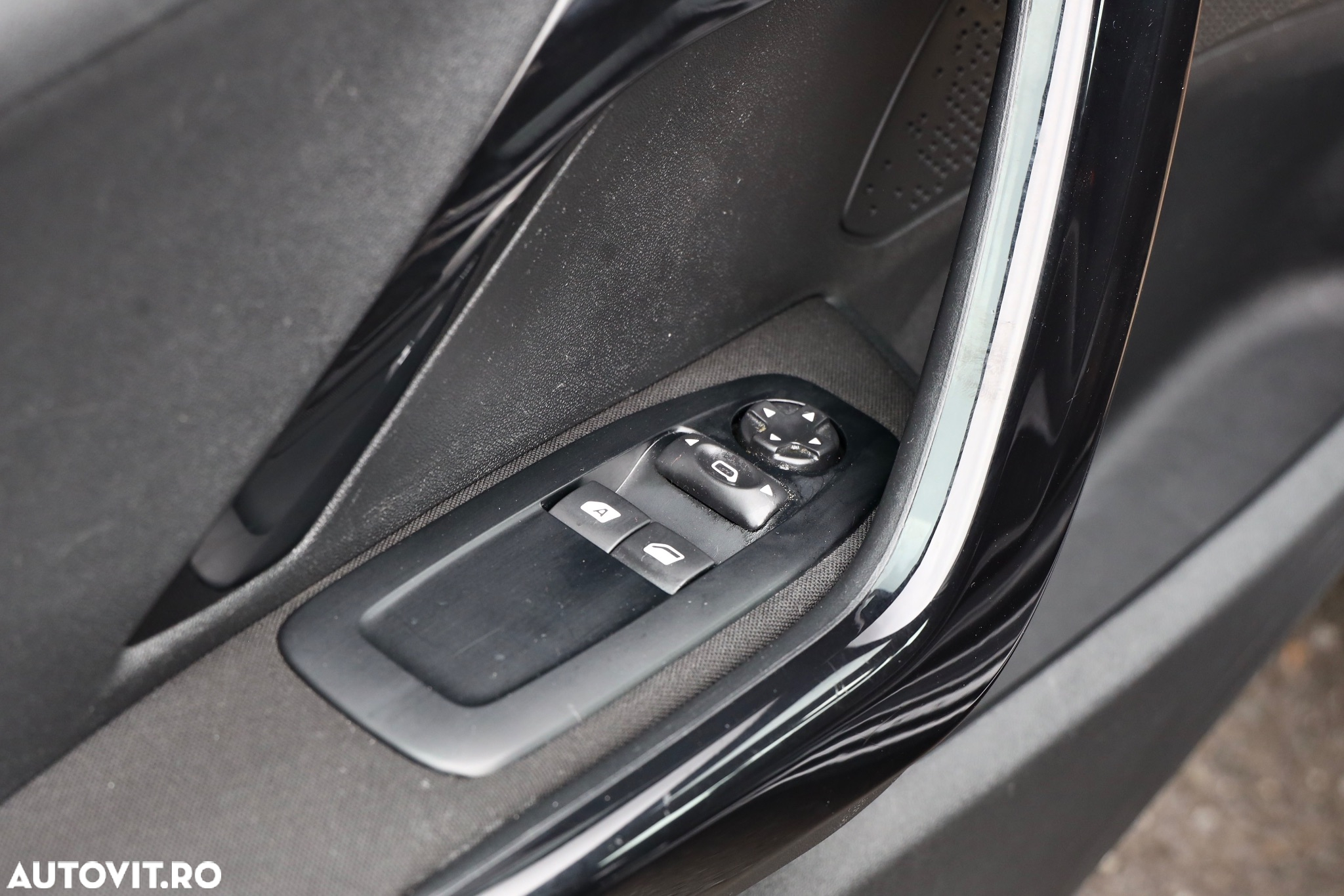 Peugeot 208 1.4 HDi FAP STT Active - 24
