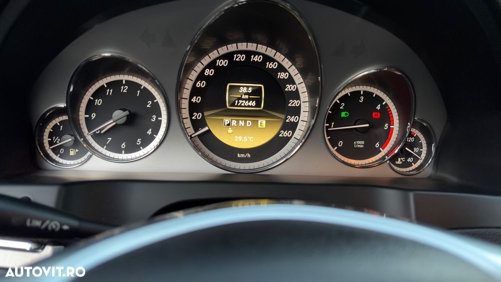 Mercedes-Benz E 220 CDI DPF BlueEFFICIENCY 7G-TRONIC Elegance - 8