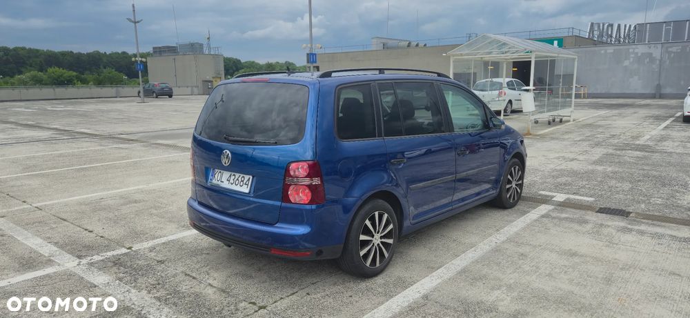 Volkswagen Touran 1.6 Conceptline - 5