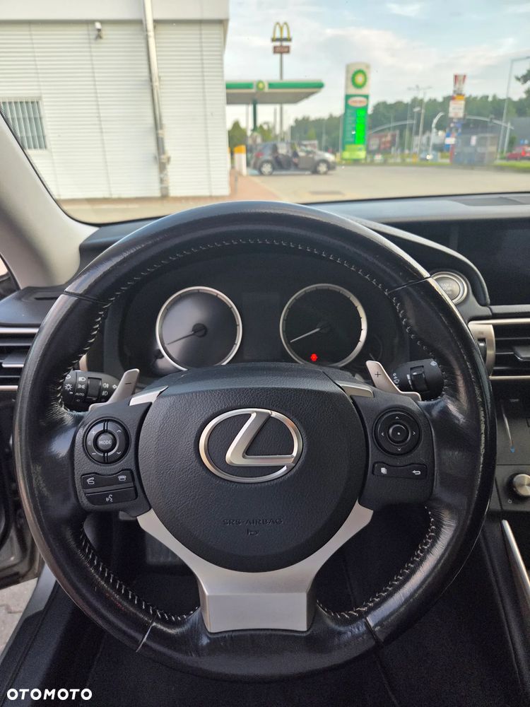 Lexus IS 200t Elegance - 16