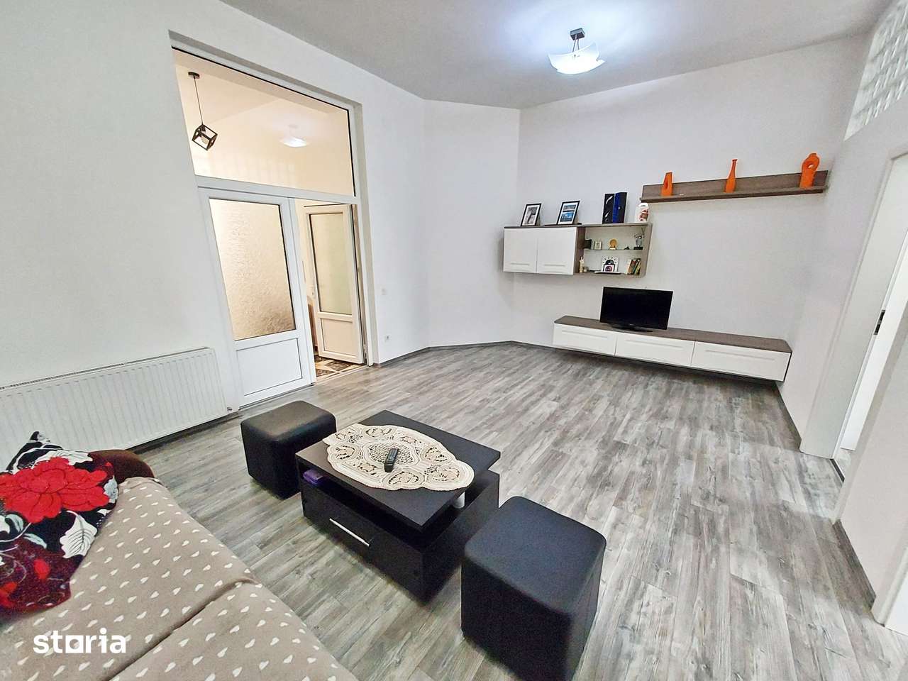 Apartament 3 camere, boxa, pod, parcare, Centru, zona B-dul Eroilor — fotografia 1