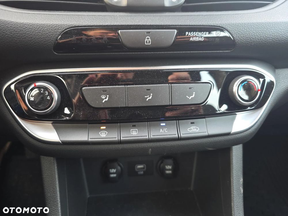 Hyundai i30 1.5 T-GDI 48V Modern - 16