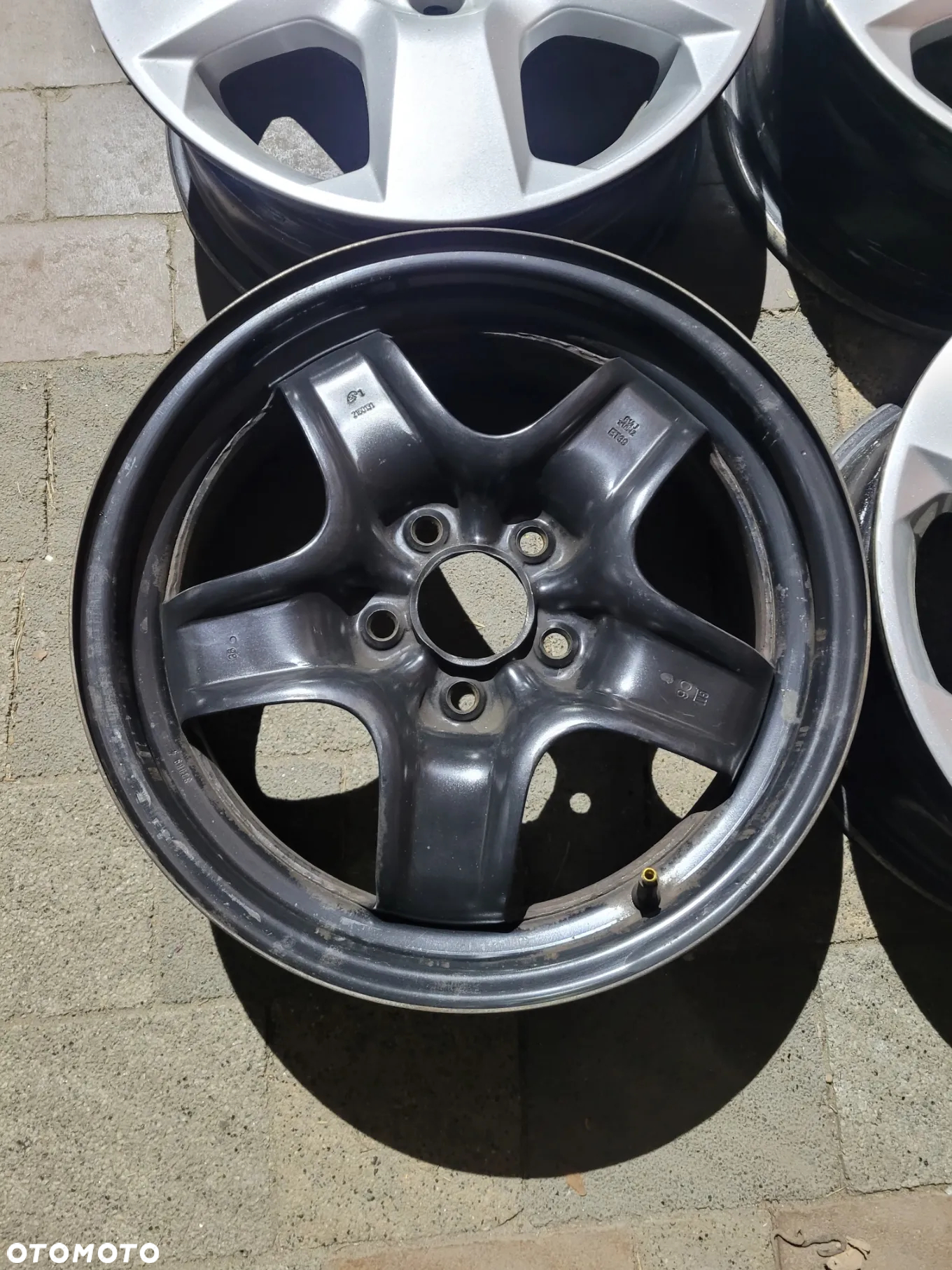 FELGI STALOWE 6.5Jx16 ET39 5x110 - STRUKTURALNE + KOŁPAKI - 2