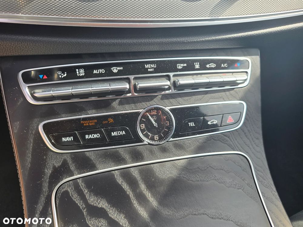 Mercedes-Benz Klasa E - 28